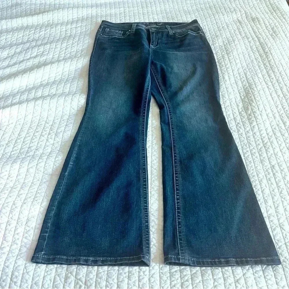 Seven 7 boot cut size 16 woman’s jeans, embellished back pocket dark wash